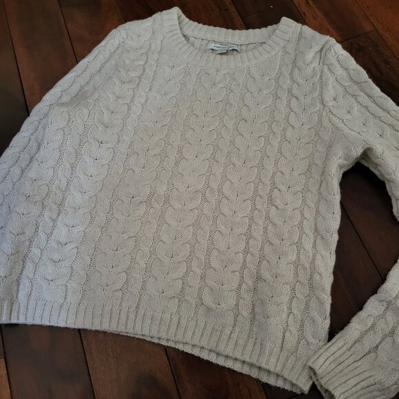 American Eagle Cable Knit Sweater - Picture 4 of 5